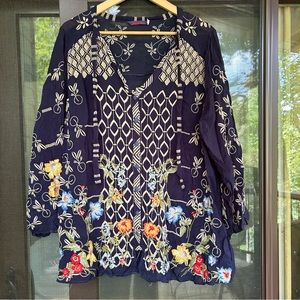 Johnny Was Embroidered Blouse Amazing Print Graphic and Floral 🌺